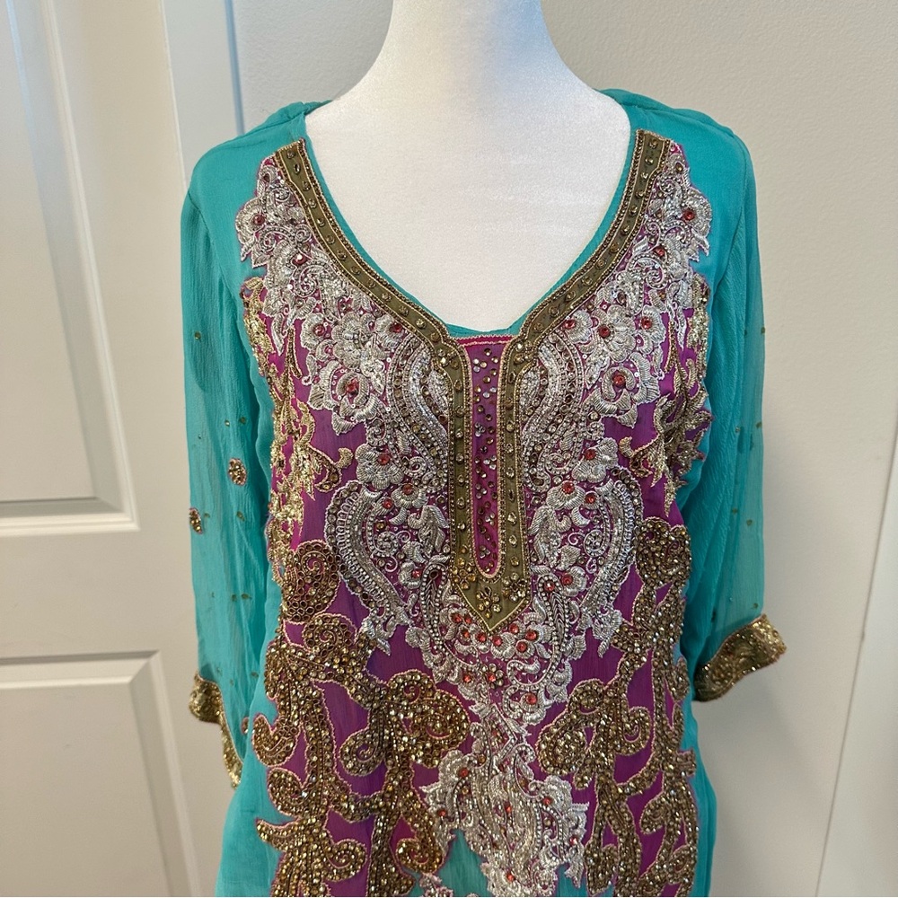 Turquoise and pink 3 piece salwar kameez - Picture 3 of 11